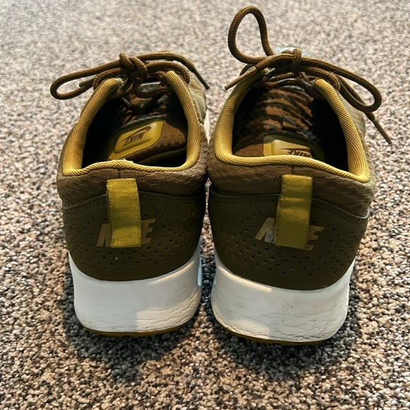 Women’s Nike Air Max Thea - Picture 5 of 9